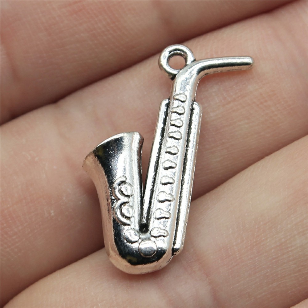 20 peças de pingentes de saxof - Musical Instrument Jewelry avaliação e preço